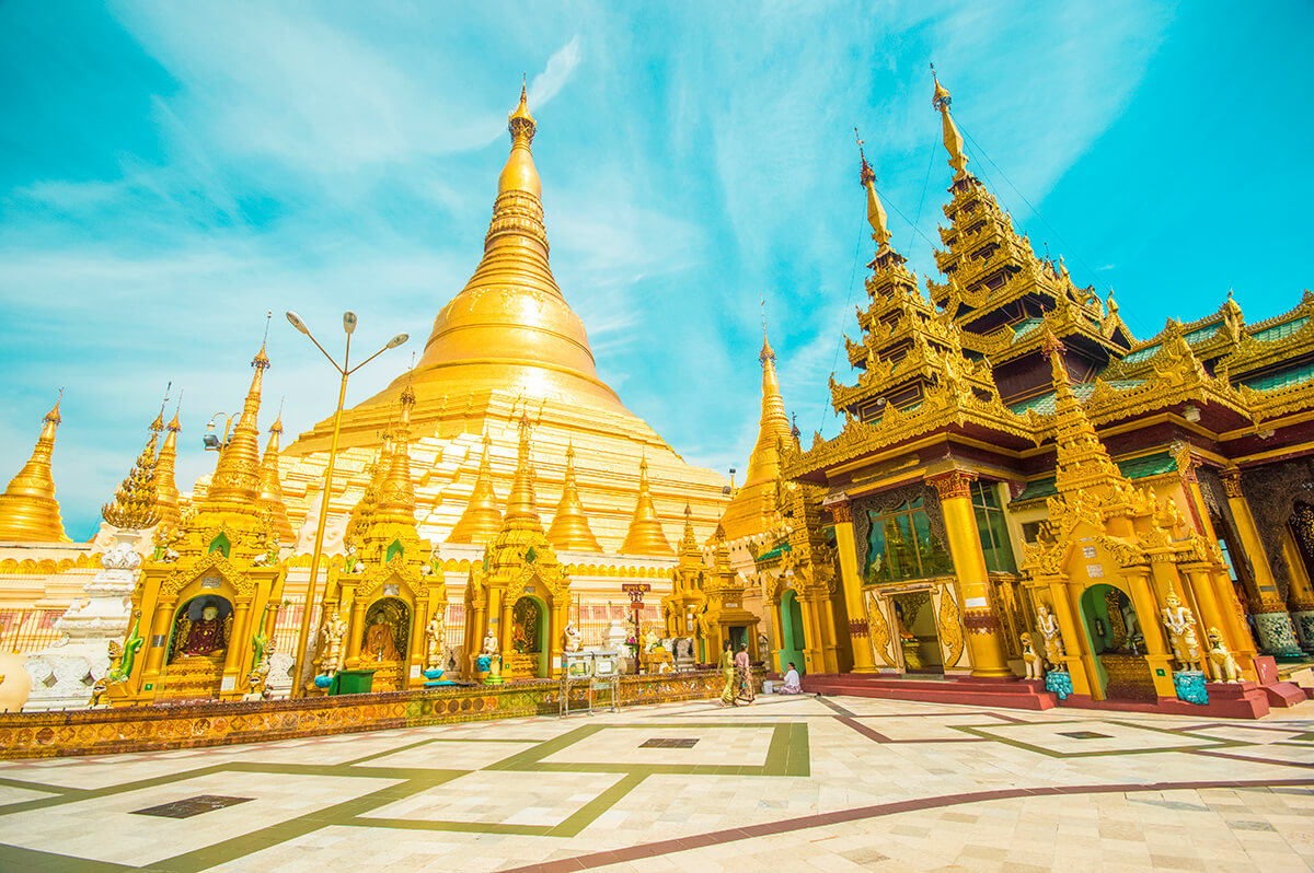 backpacking southeast asia - golden temple