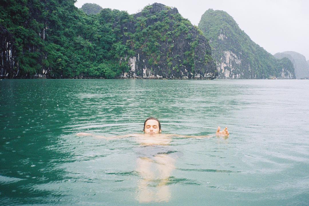 Backpacking Vietnam - Swim